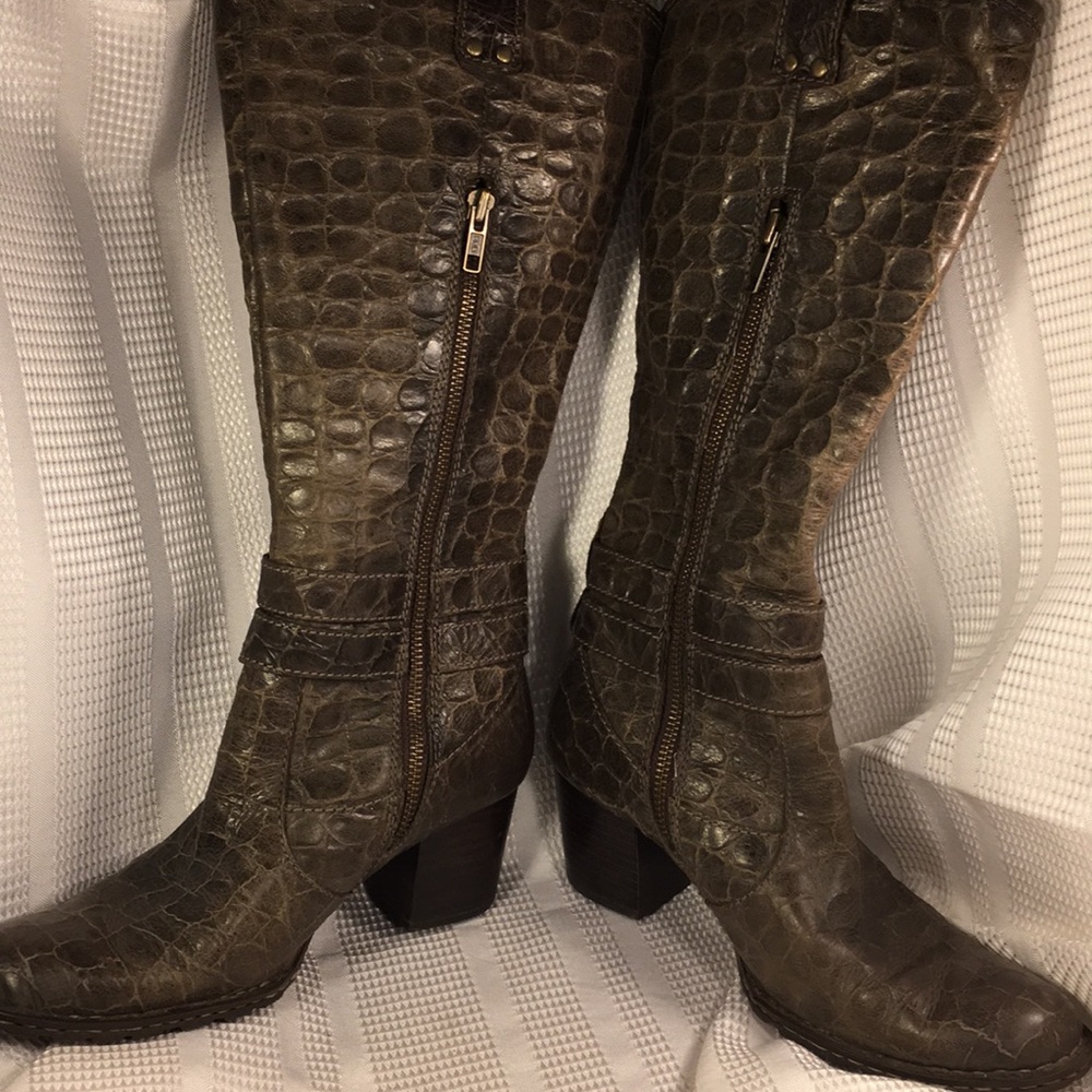 Born leather almost new high boots w/2”heel zipper - Picture 4 of 8